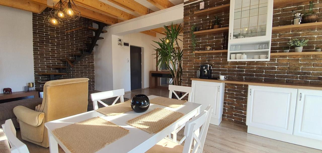 Hoobee Home & Rooftop Terrace Târgu-Mureş Exteriör bild